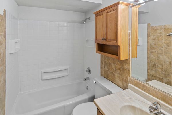 Building Photo - 17754 Rosewood Dr