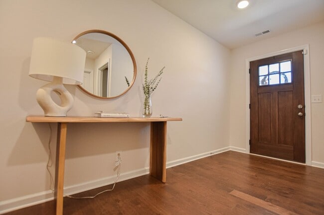 Building Photo - Pet Friendly Three Bedroom!