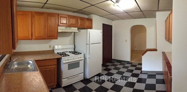 Primary Photo - 216 Lincoln Ave