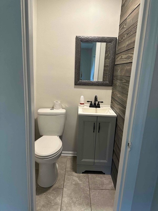 Building Photo - 836 Old Modena St