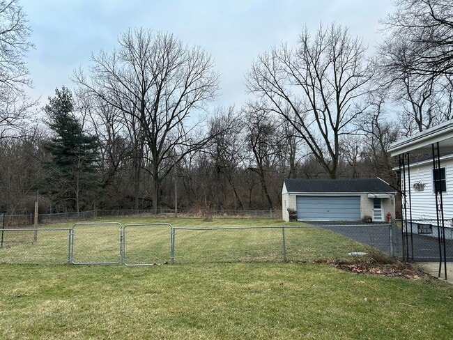 Building Photo - 475 W Kanawha Ave