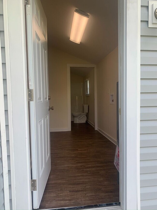 Building Photo - 2 Bedroom House in Port Allen