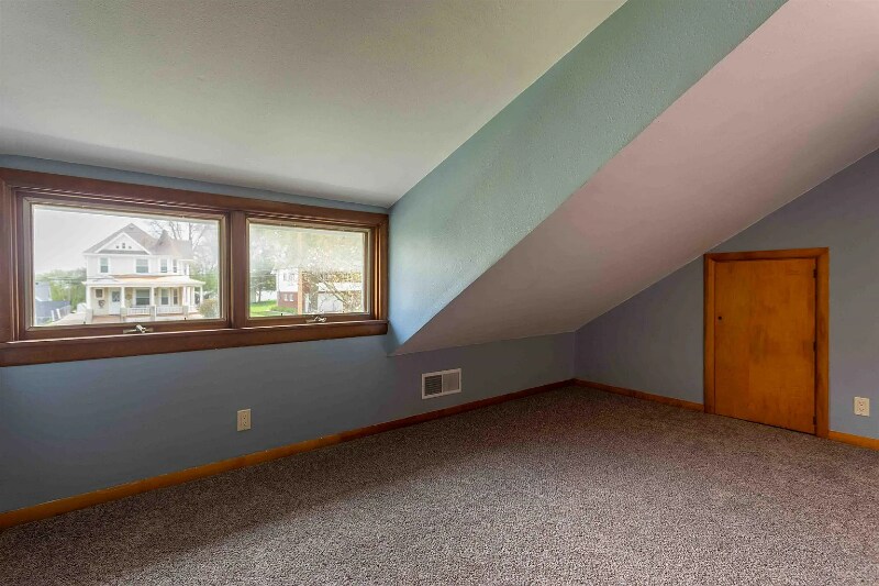 Building Photo - 1215 Mt Pleasant St