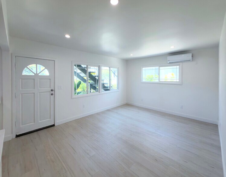 Building Photo - 1266 S Muirfield Rd