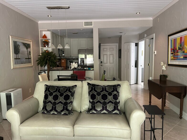 Living Room - 3321 Olympic Dr