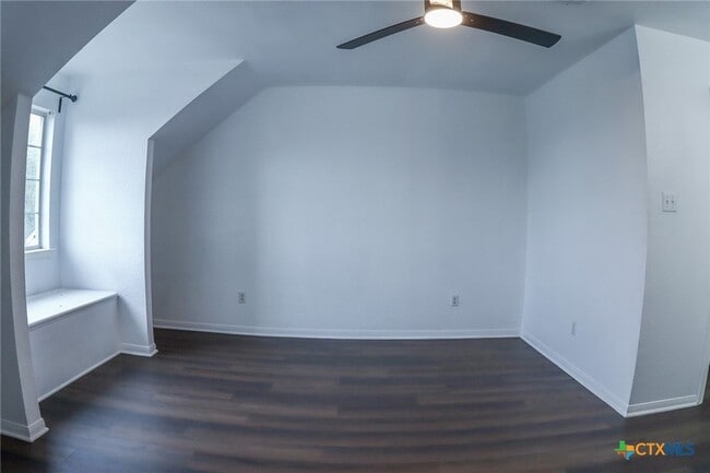 Building Photo - 1810 Mesa Oaks Cir