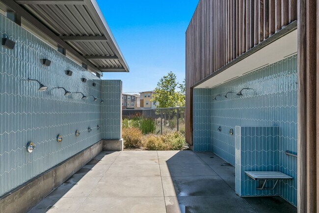 Building Photo - Exquisite Modern Townhome Nestled in the T...