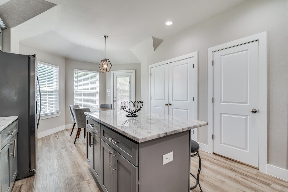 Building Photo - 2845 Oakdale St