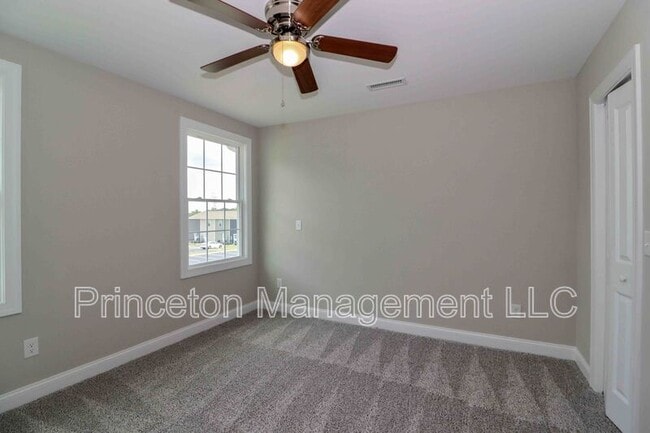 Building Photo - 3967 Newhall Dr NW
