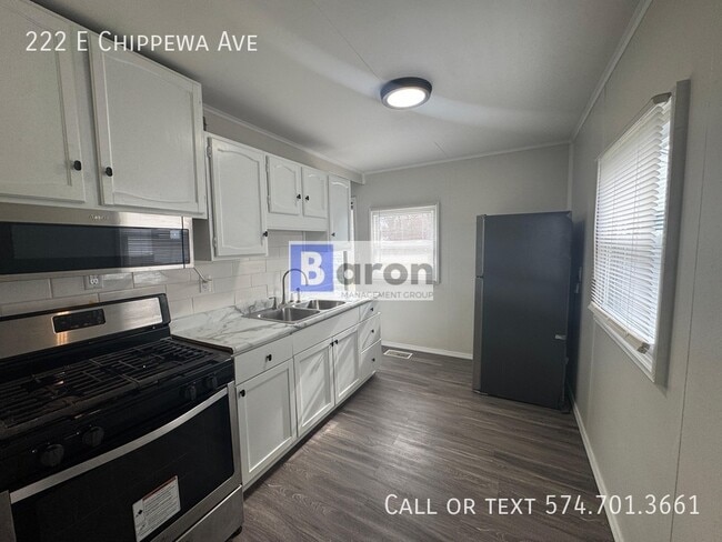 Building Photo - 222 E Chippewa Ave