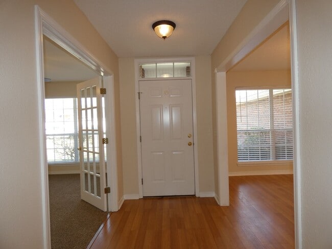 Building Photo - 4 Bedroom in Spencer Oaks Subdivision