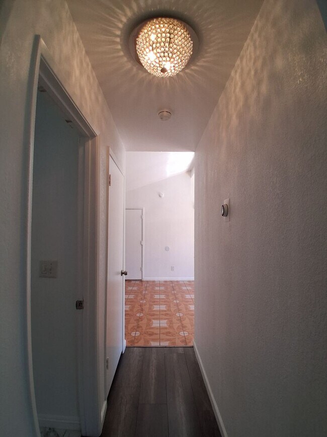 Building Photo - Thistlewood3505/3507