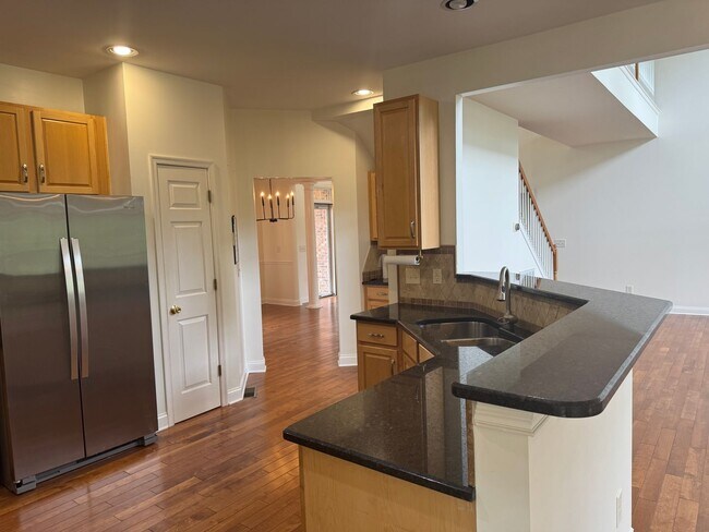 Building Photo - Brentwood 4BR Home