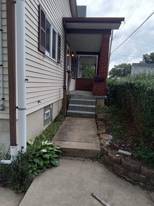 Building Photo - 4820 3rd St