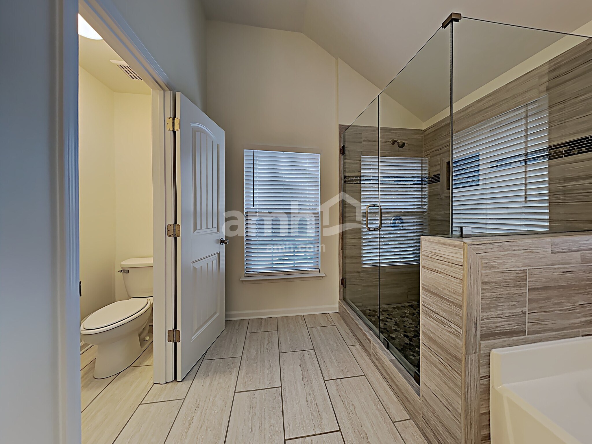 Building Photo - 635 Ocean Ave