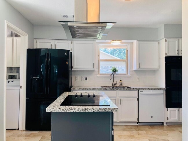 Building Photo - 29021 Cherrywood Ln