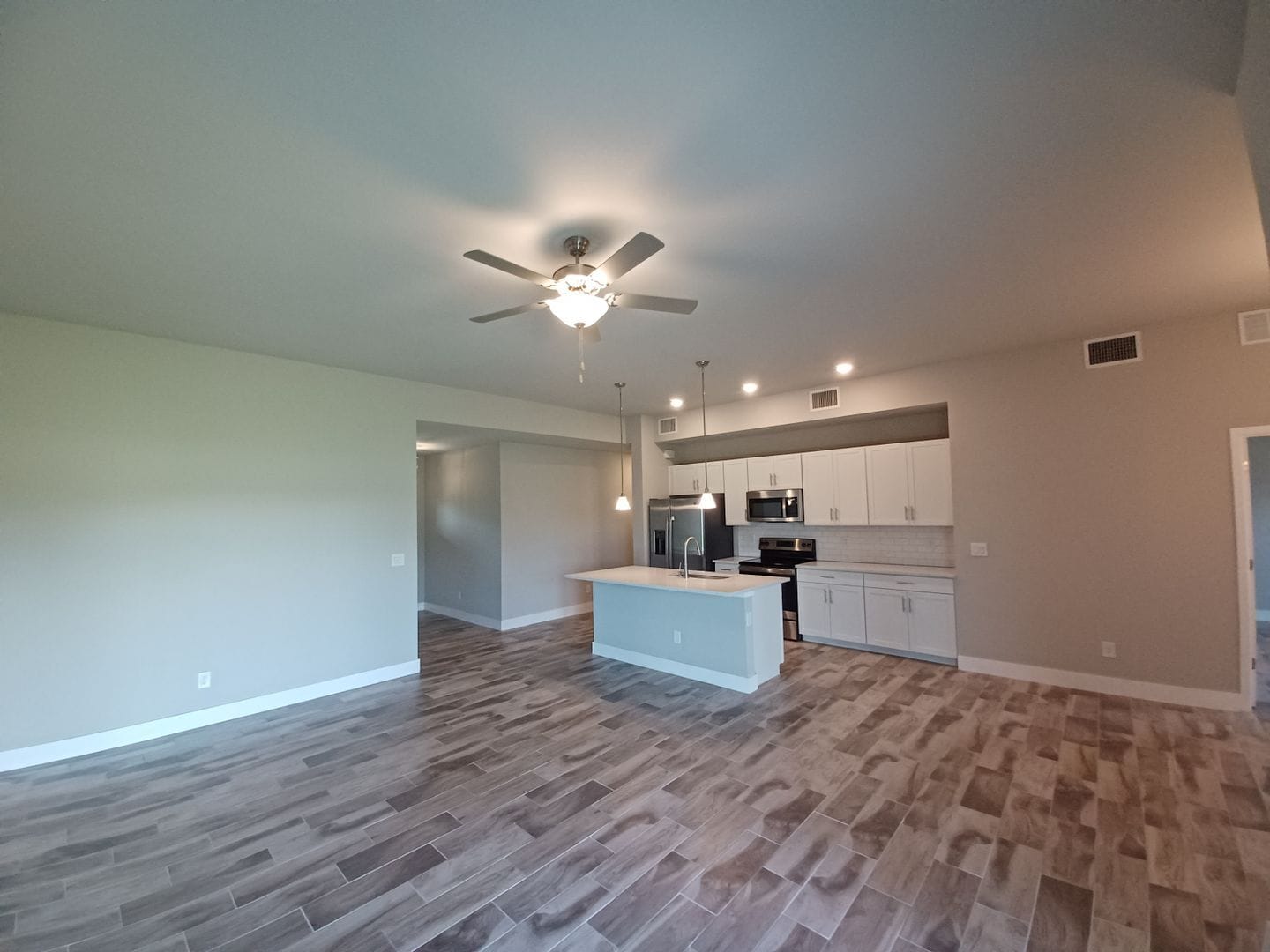 Building Photo - 4/2 Single Family Home