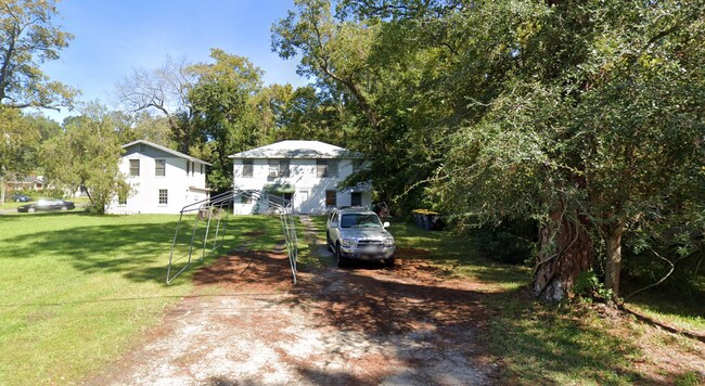 Primary Photo - 609 Comet St
