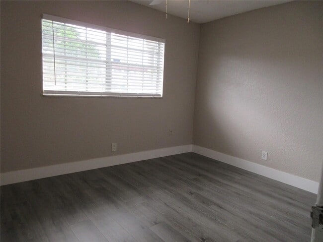 Building Photo - 8601 NW 35th St