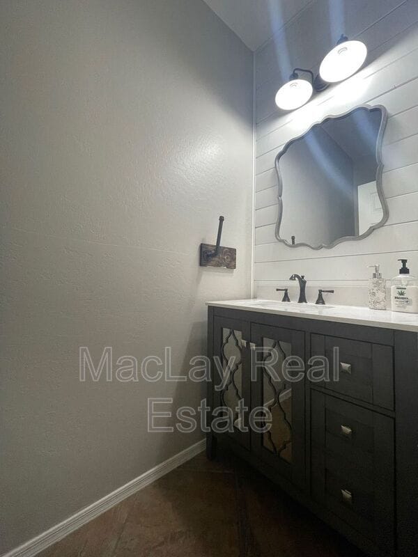 Building Photo - 1534 W Agrarian Hills Dr