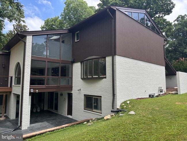 Building Photo - 6005 Neilwood Dr