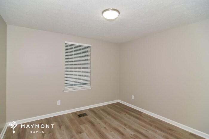 Building Photo - 105 Bradford Cir