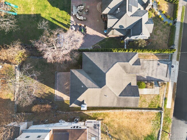 Building Photo - 44 Hillwood Pl