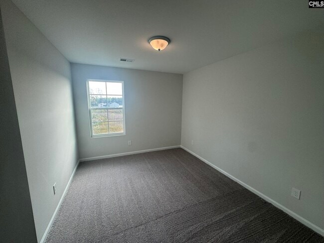 Building Photo - 3027 Hallsdale Dr