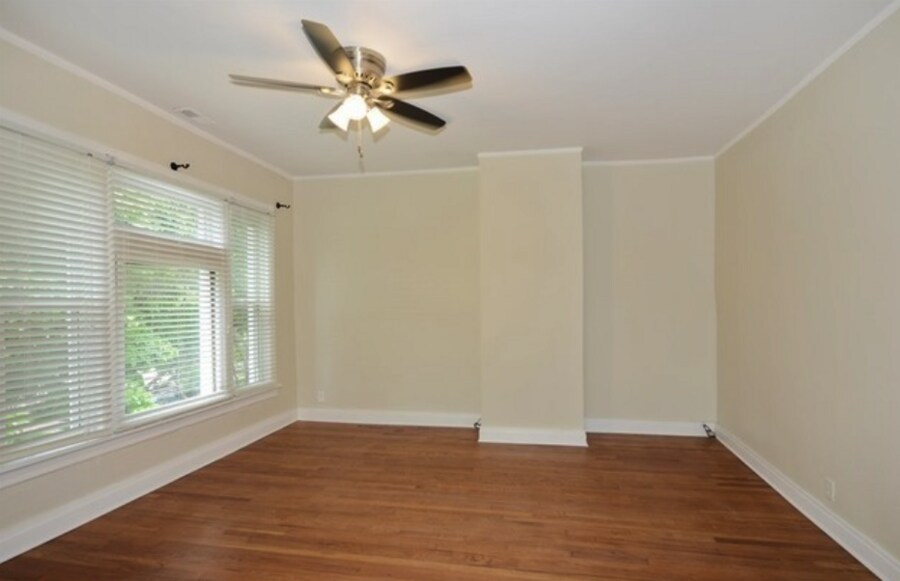 Building Photo - 1943 W Warner Ave