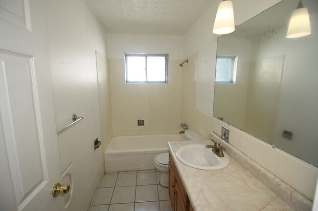 Building Photo - 12985 Verwood Dr