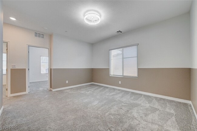 Building Photo - 600 Carriage Hill Dr