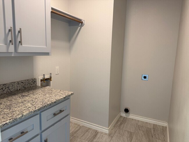 Building Photo - 11629 Sweetgum St