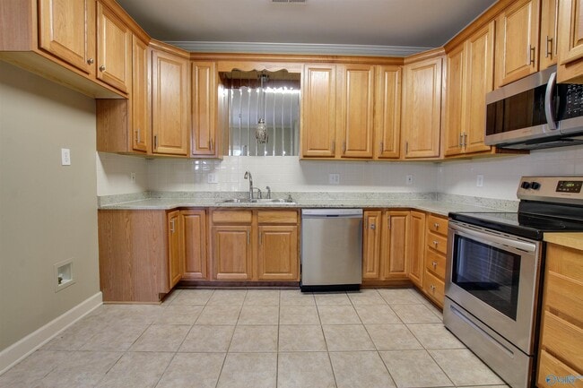 Building Photo - 976 Tracey Ln