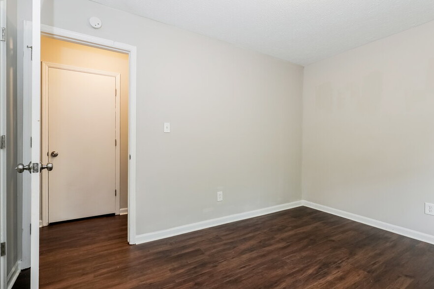 Building Photo - 10319 Briarbay Loop