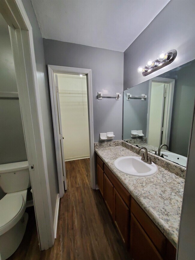 Building Photo - 2903 Woodrich Dr