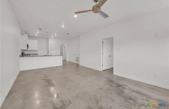 Building Photo - 908 Wax Myrtle Ct