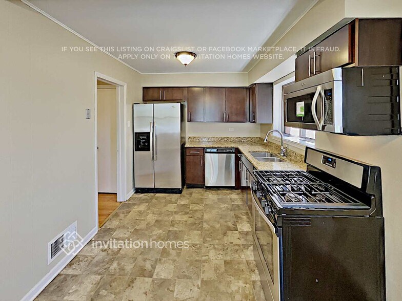 Building Photo - 2254 14th Ave