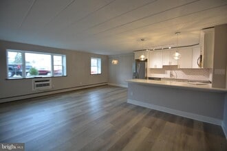 Building Photo - 100 Windermere Ave