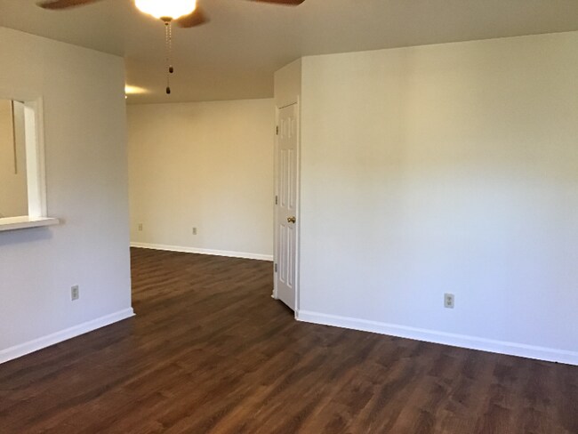 Building Photo - 2616 Burke Ln