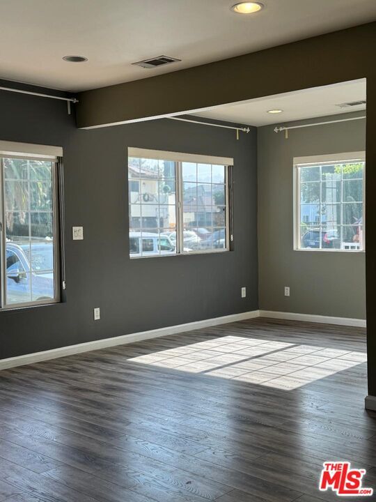 Building Photo - 4503 Tobias Ave