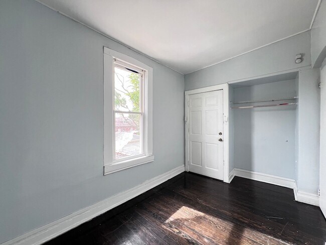 Building Photo - 8856 S Lowe Ave