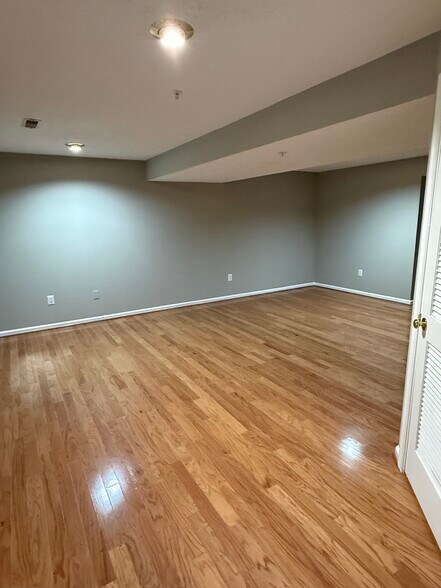 Building Photo - 6622 Cambria Ter