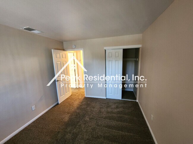 Building Photo - 3715 Tallyho Dr