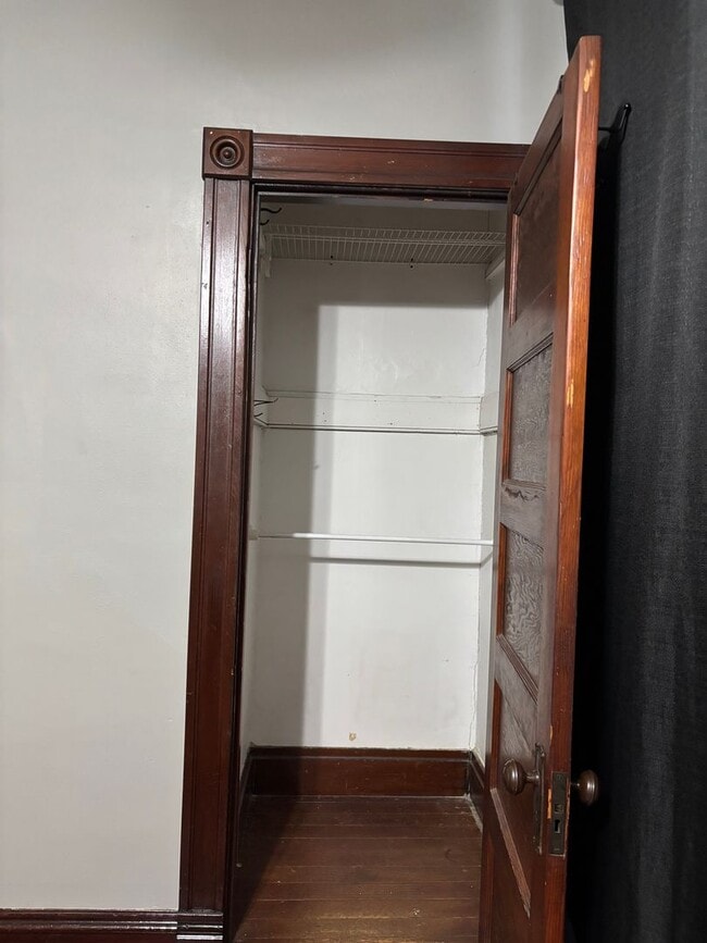 Building Photo - Completedly Remodeled 2+ Bedroom Home