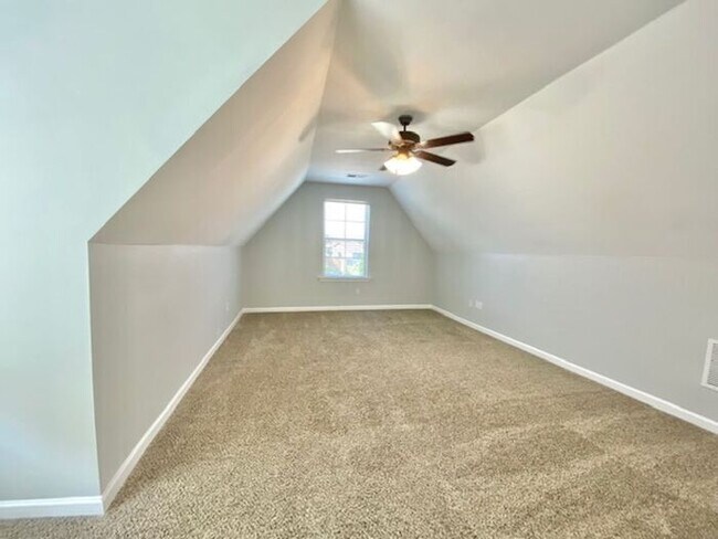 Building Photo - Now Leasing a 4-bedroom 2 bath home on Olive Branch