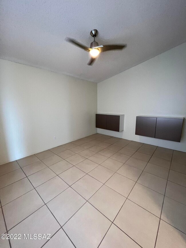 Building Photo - 6451 N Tierra De Las Catalinas