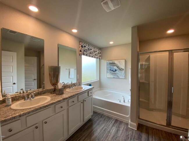Building Photo - 10222 Orchid Magnolia Dr