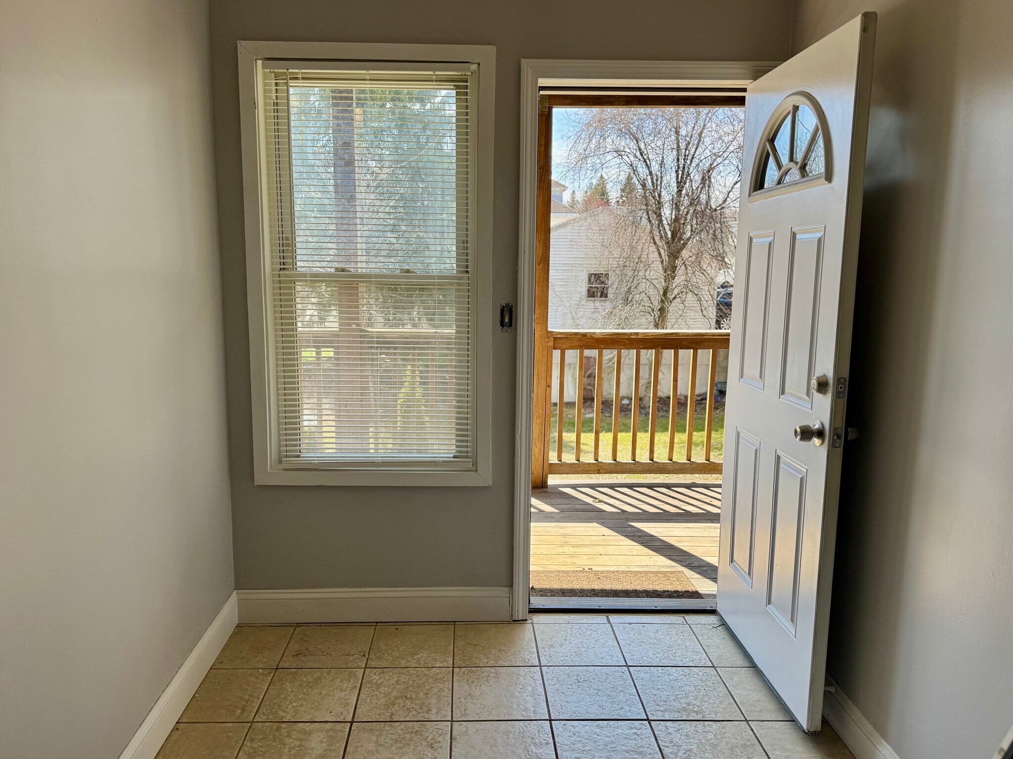 Building Photo - 70 Edwards St