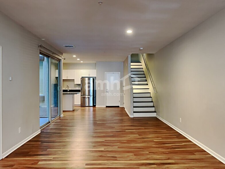 Building Photo - 20727 W Stone Hill Rd