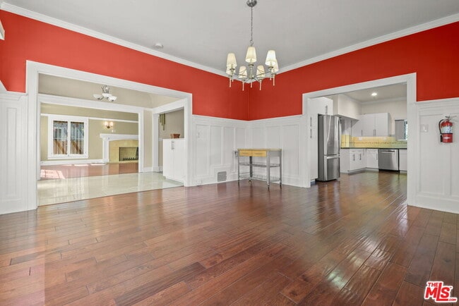 Building Photo - 975 Westchester Pl